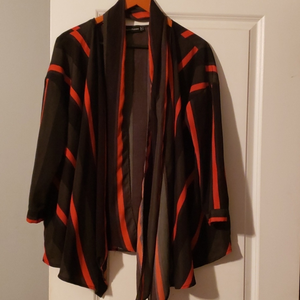 Flowing batwing dress shirt w/self tie